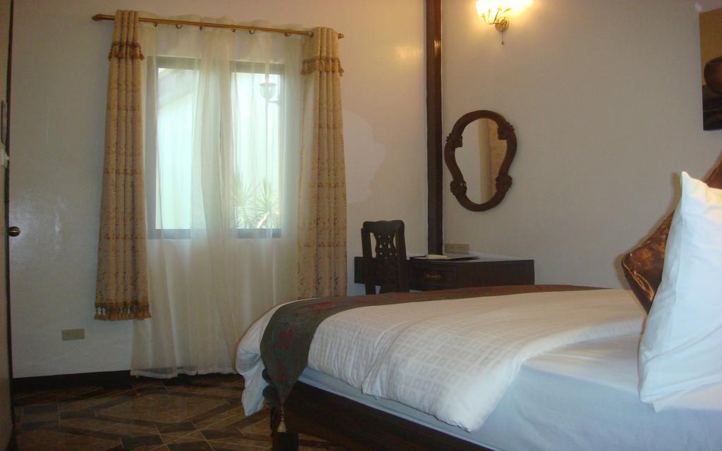 ホテル パドレ ブルゴス キャッスル リゾート スリガオ エクステリア 写真